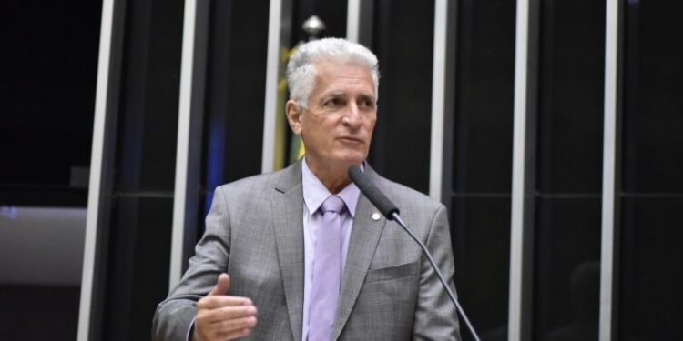 Deputados constatam, presencialmente, o atraso na reparação de danos do crime socioambiental de Mariana