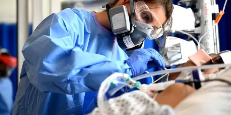 Covid: paciente que morreu após 505 dias é caso mais longo da doença, dizem médicos