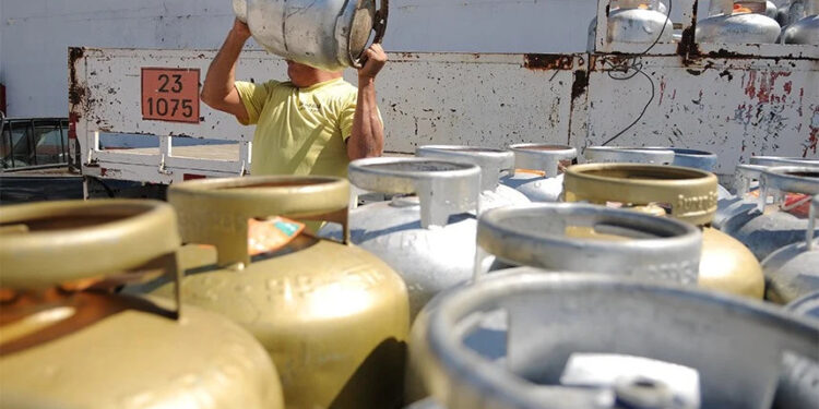 Petrobras reduz em 5,58% preço médio do gás de cozinha vendido a refinarias
