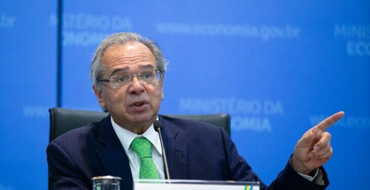 Ministro da Economia defende taxar super-ricos e desonerar empresas