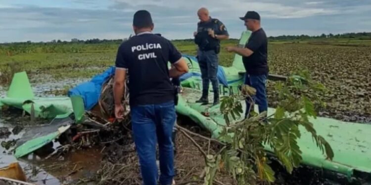 Piloto morre após queda de avião agrícola em Arari