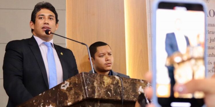 Osmar Filho prestou homenagem à Câmara Municipal de São Luís pelos seus 403 anos