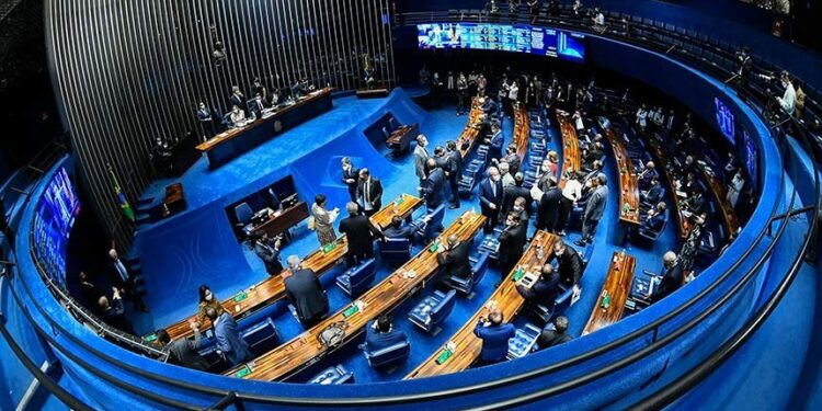 27 senadores eleitos em outubro tomam posse dia 1º de fevereiro