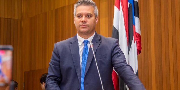 Neto Evangelista denuncia falta de atenção da rede pública de ensino de São Luís às crianças autistas