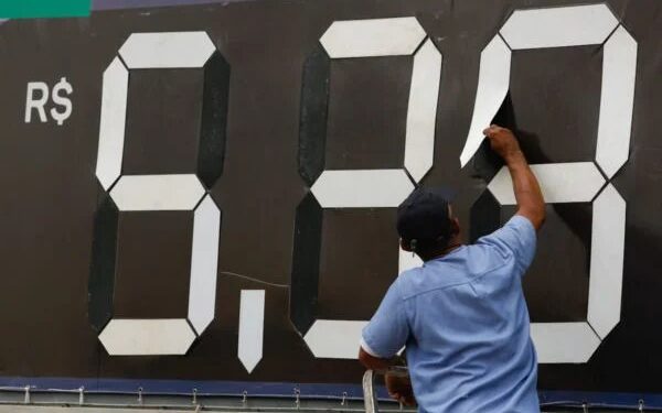Procons têm prazo de 5 dias para informar preços abusivos de gasolina