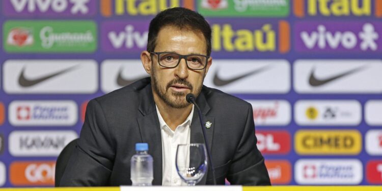 Cheia de novidades, seleção é convocada para 1º jogo após a Copa
