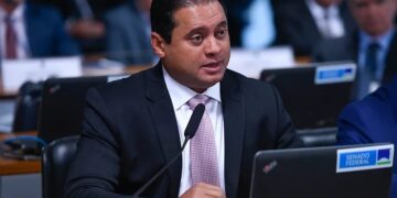 Senador Weverton defende fortalecimento do SUAS e reestruturação do Bolsa Família