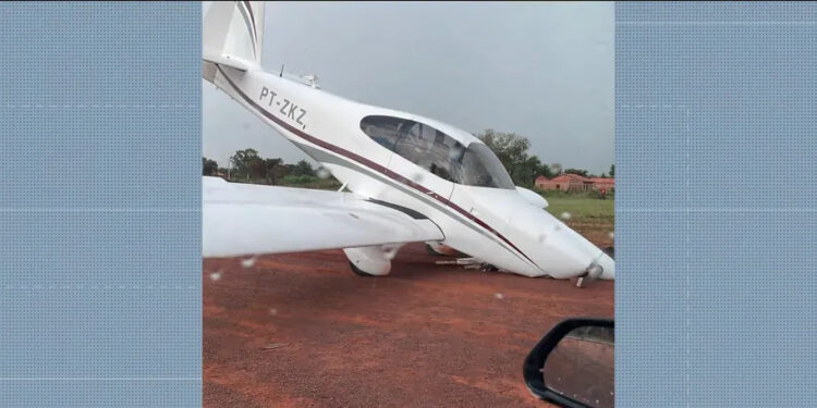 Avião monomotor cai após fazer pouso em Riachão; ninguém ficou ferido
