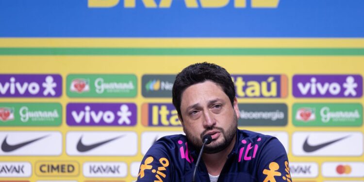 Arthur Elias é o novo técnico da seleção feminina de futebol