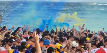 Um dia após tumultos, torcedores do Boca voltam a lotar trecho da Praia de Copacabana