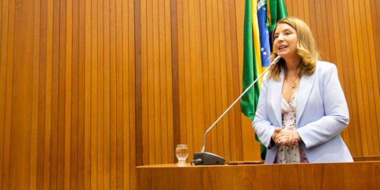 Iracema Vale disse que reeleição simboliza aprovação do trabalho realizado à frente da Assembleia Legislativa
